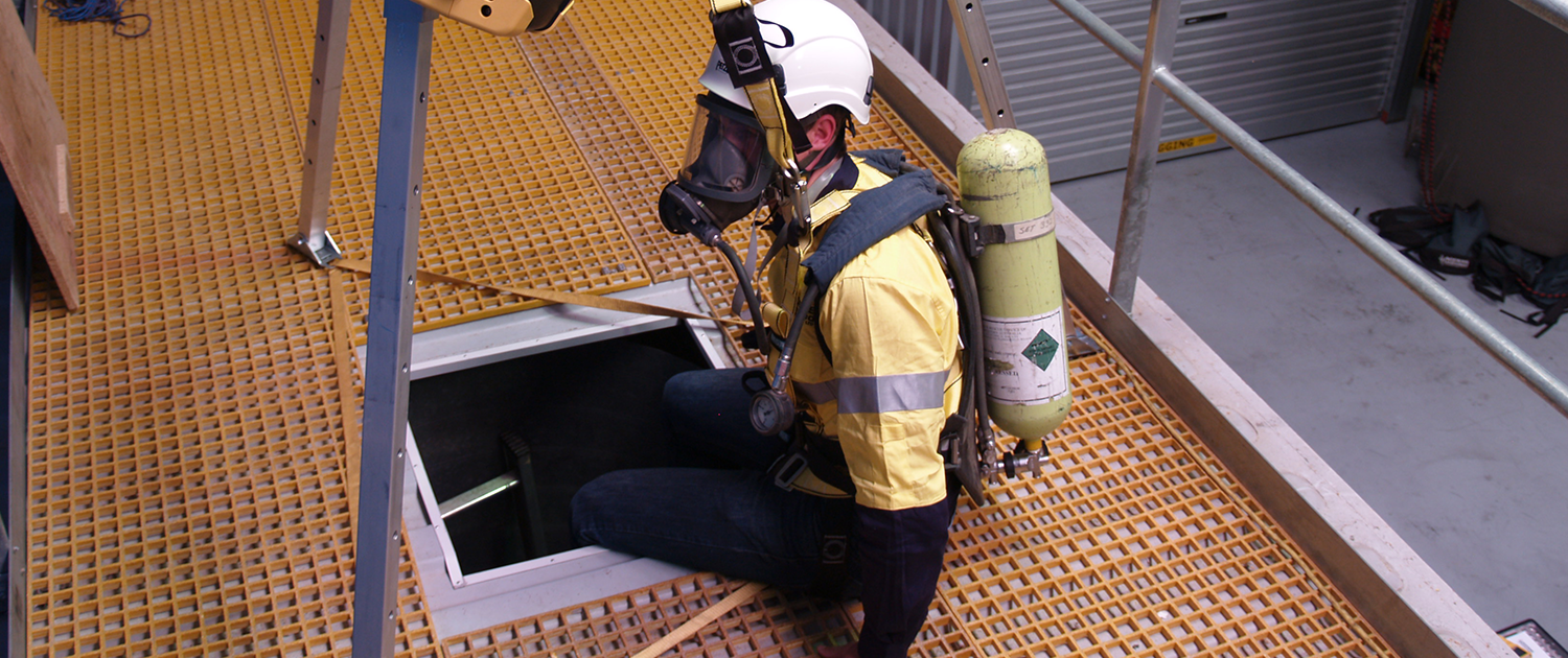 Trainer in breathing apparatus in Perth